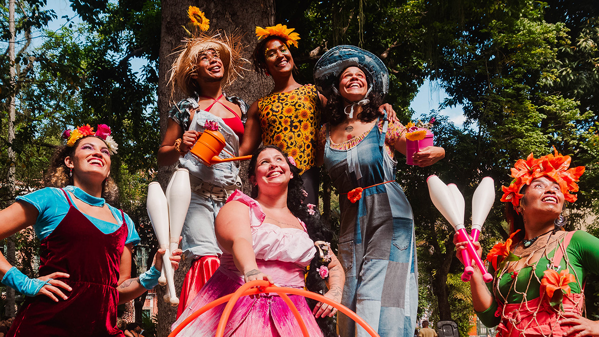 Um Show de Variedades — Tenda da Bubu